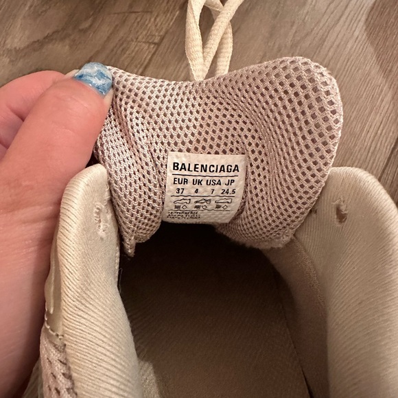 Defenders sneakers - Picture 4 of 5